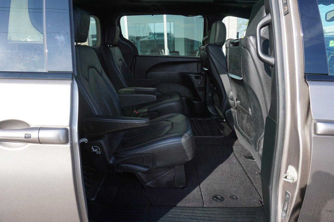 2018 Chrysler Pacifica V6 TOURING-L PLUS S CERTIFIED *FREE ACCIDENT* NAVI 360 CAMERA DVD PANO ROOF HEATED LEATHER P,SENSORS - Photo #17