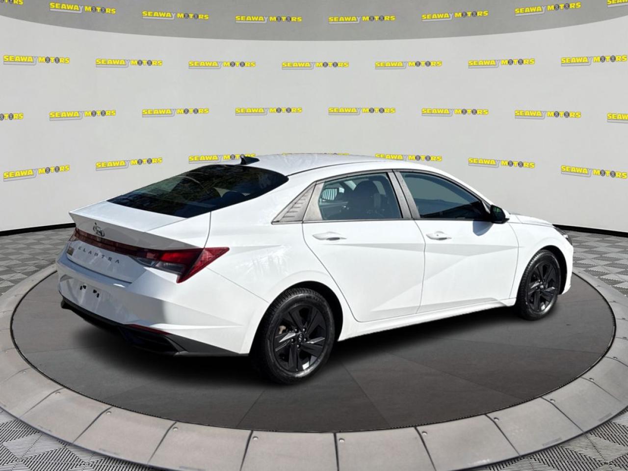 2021 Hyundai Elantra Preferred IVT - Photo #3