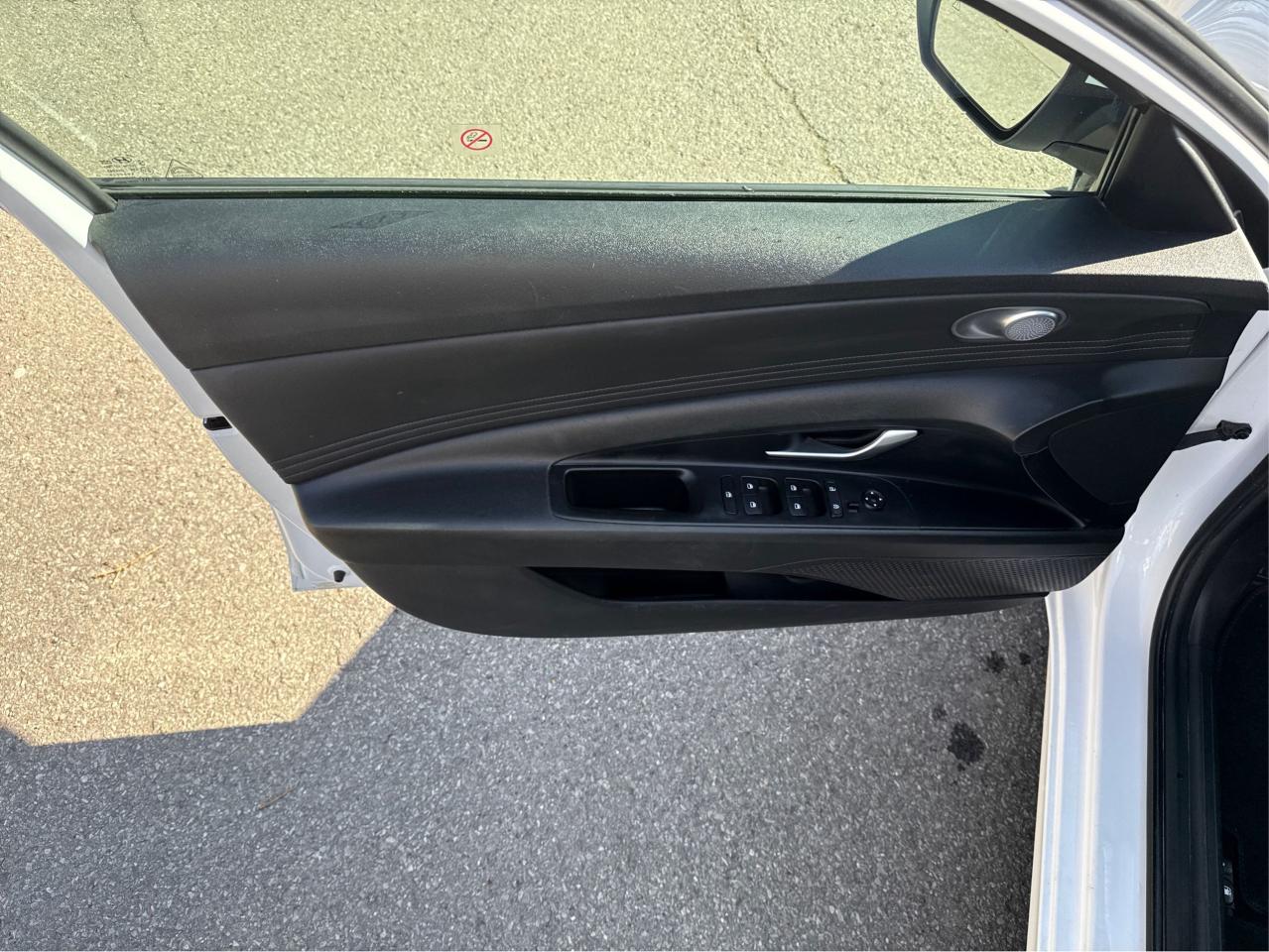 2021 Hyundai Elantra Preferred IVT - Photo #18