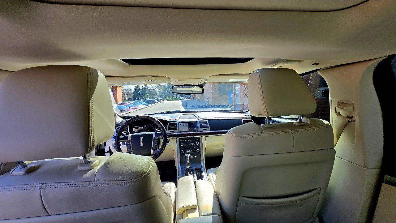 2011 Lincoln MKS 4DR SDN 3.5L AWD - Photo #10