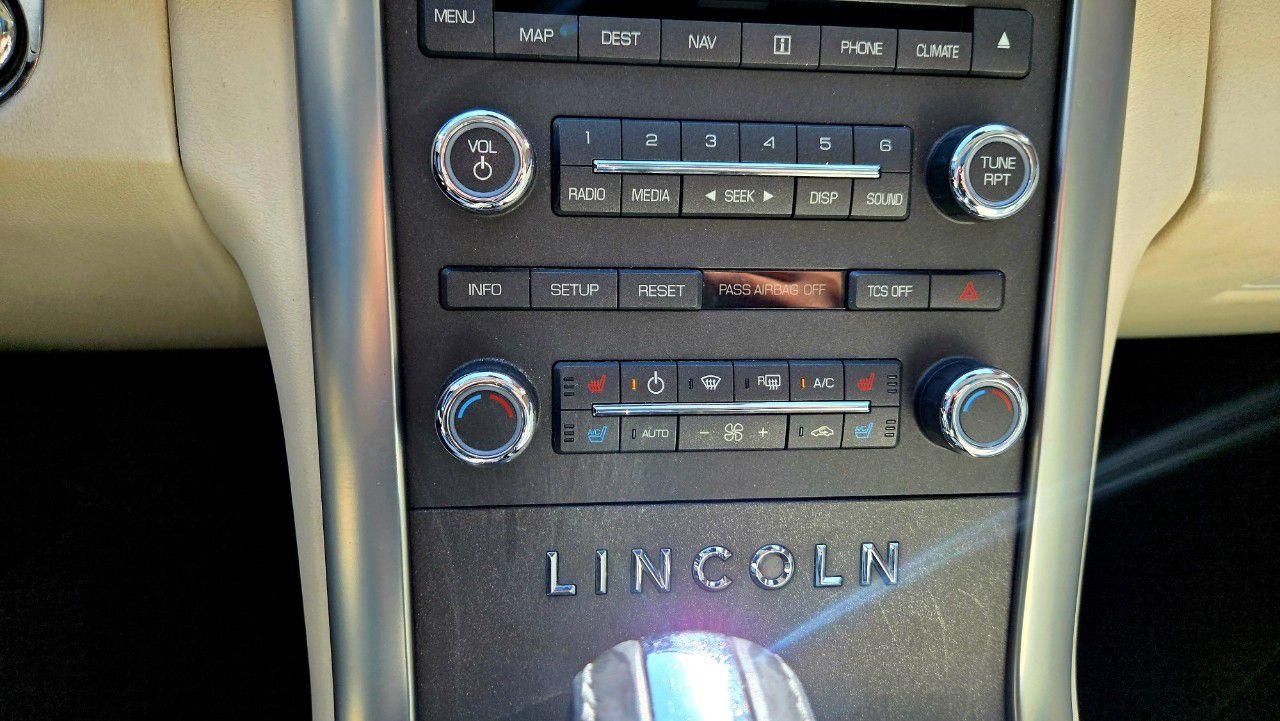 2011 Lincoln MKS 4DR SDN 3.5L AWD - Photo #14