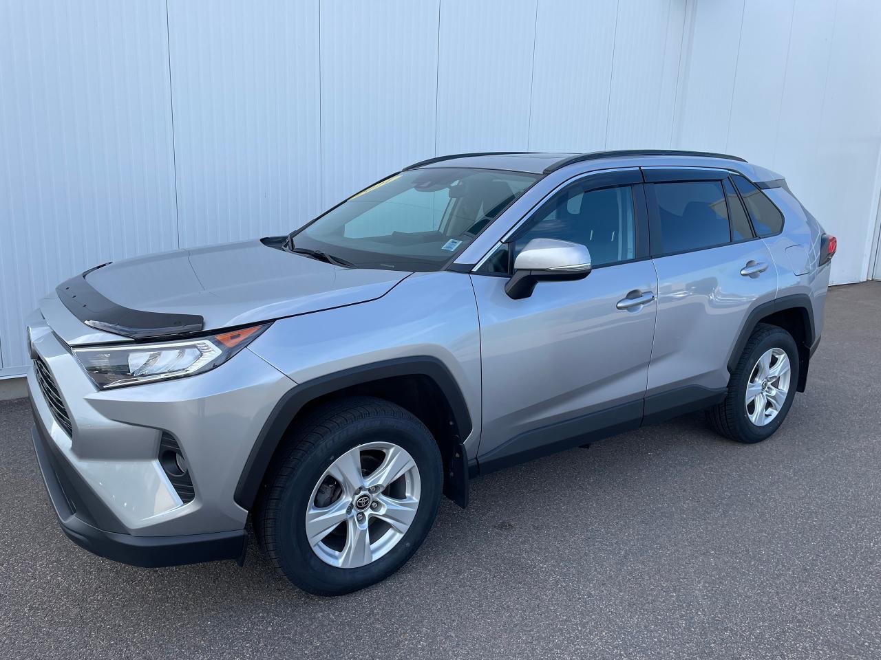 <p>Another new trade and in really pristine condition this RAV XLE wont last long give us a call to set up your viewing appointment,</p>