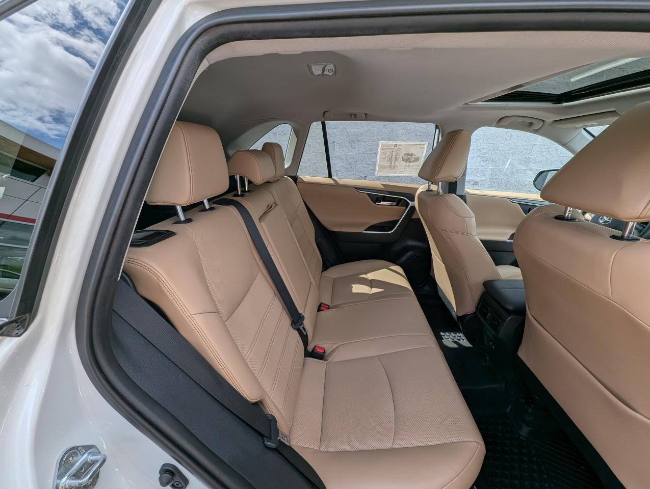 2020 Toyota RAV4 Hybrid Limited Photo