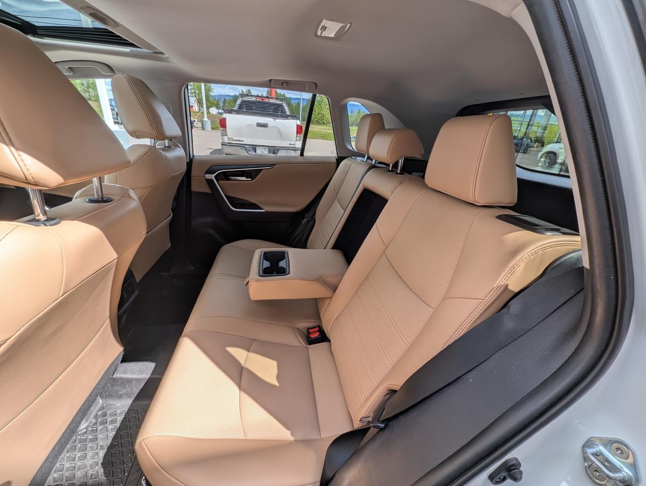 2020 Toyota RAV4 Hybrid Limited Photo