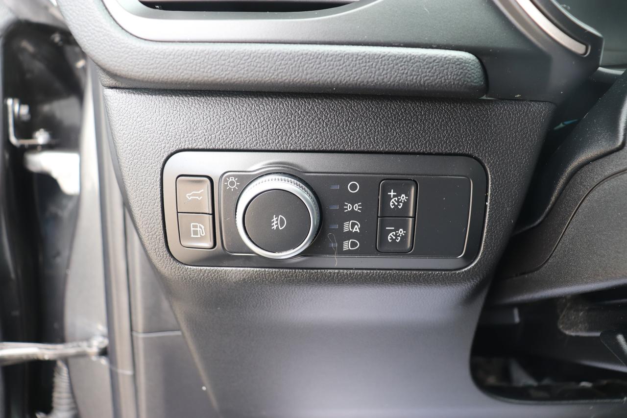 2020 Ford Escape TITANIUM HYBRID AWD Photo5