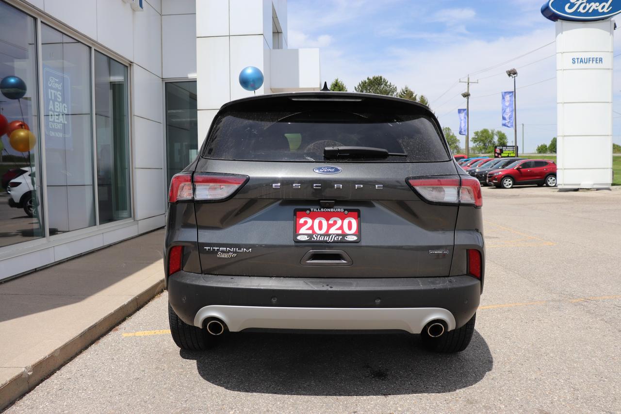 2020 Ford Escape TITANIUM HYBRID AWD Photo2