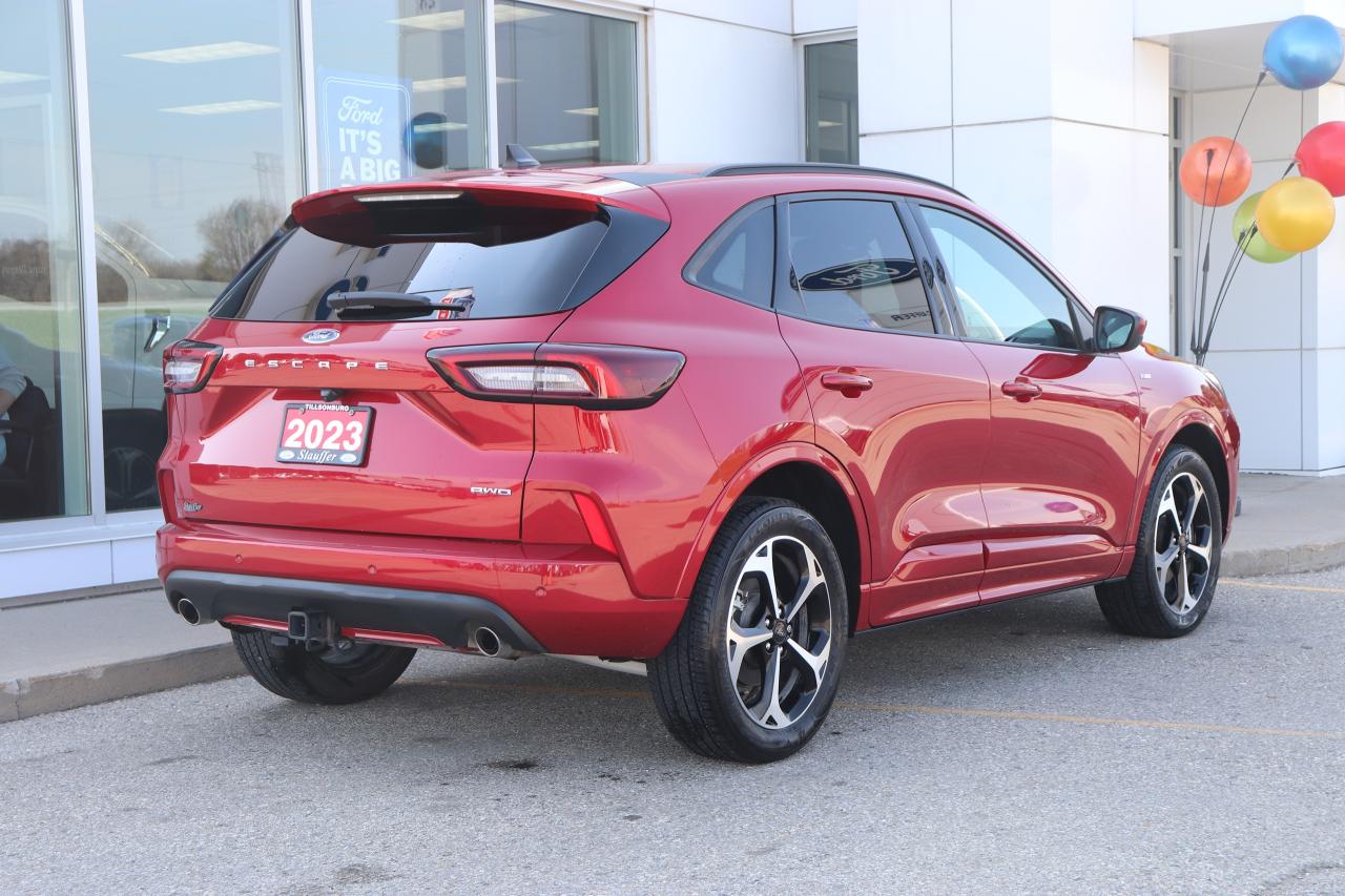 2023 Ford Escape ST-Line Select AWD Photo