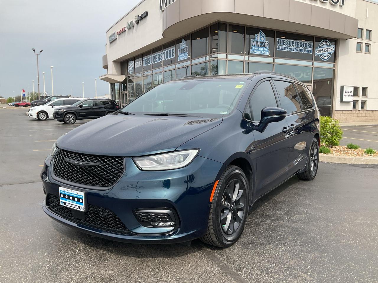 Used 2022 Chrysler Pacifica PACIFICA TOURING-L /  S APPEARANCE /  DVD / 8 PASS for sale in Windsor, ON