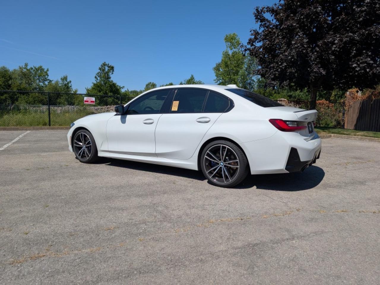 2023 BMW 3 Series 330i xDrive  **M SPORT PRO PKG** Photo2