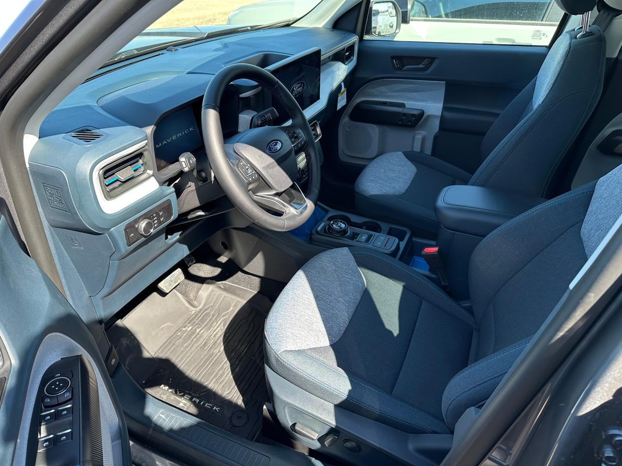 2025 Ford Maverick XLT AWD SuperCrew 302A Photo5