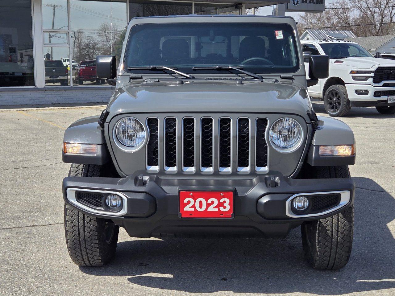 2023 Jeep Gladiator Overland - Photo #2