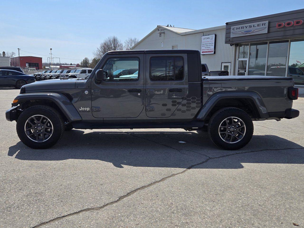 2023 Jeep Gladiator Overland - Photo #8