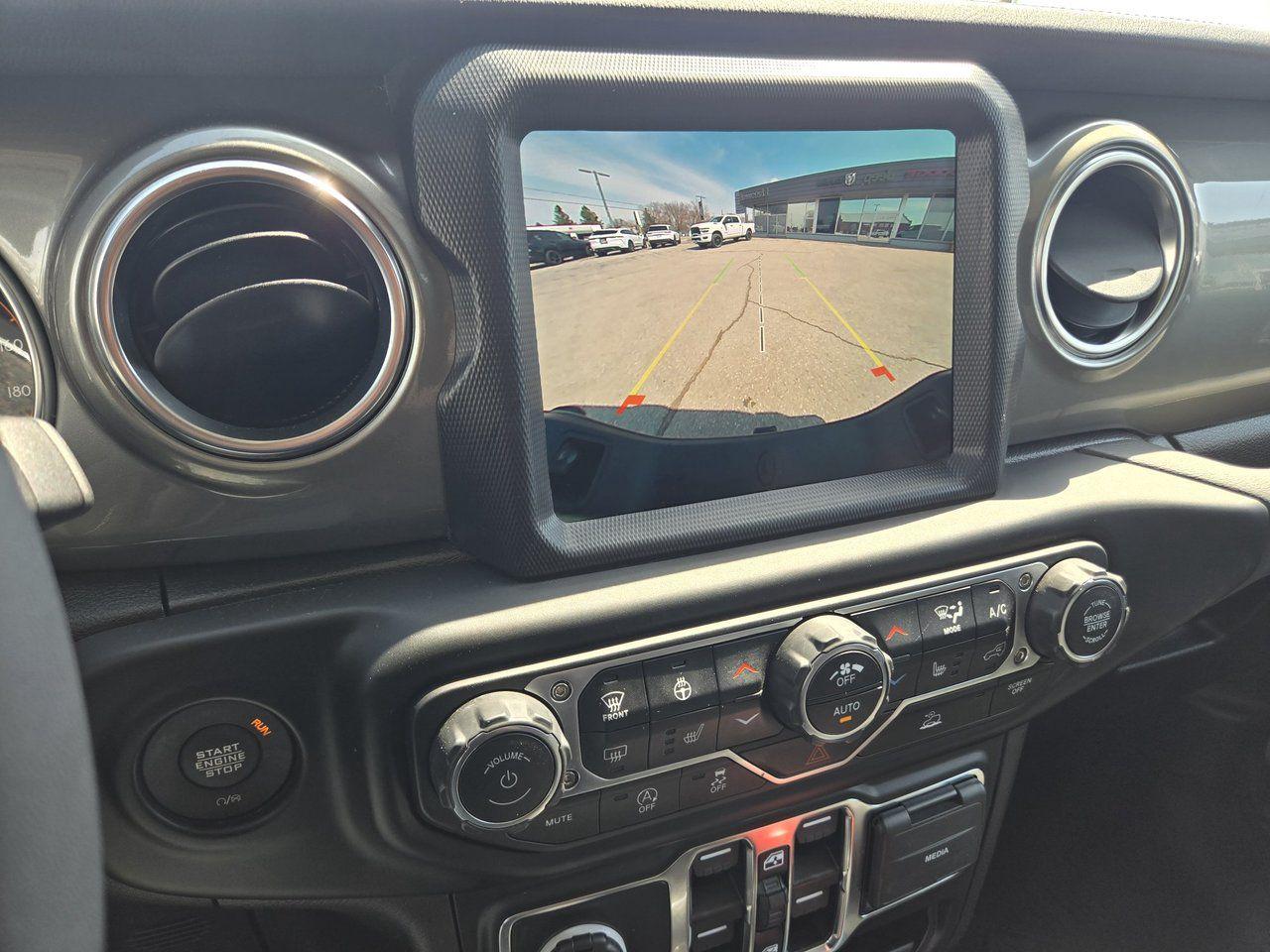 2023 Jeep Gladiator Overland - Photo #17