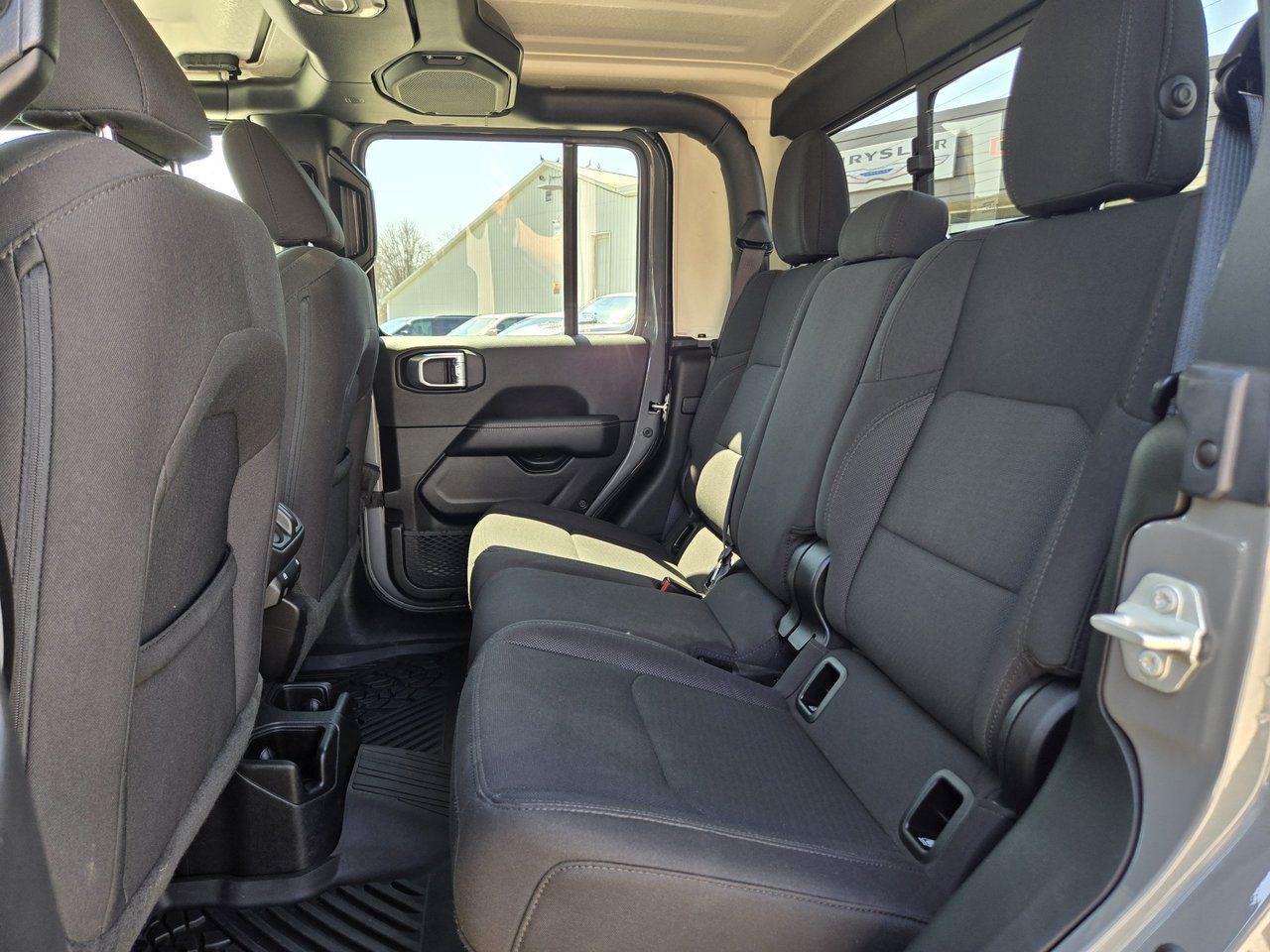 2023 Jeep Gladiator Overland - Photo #22