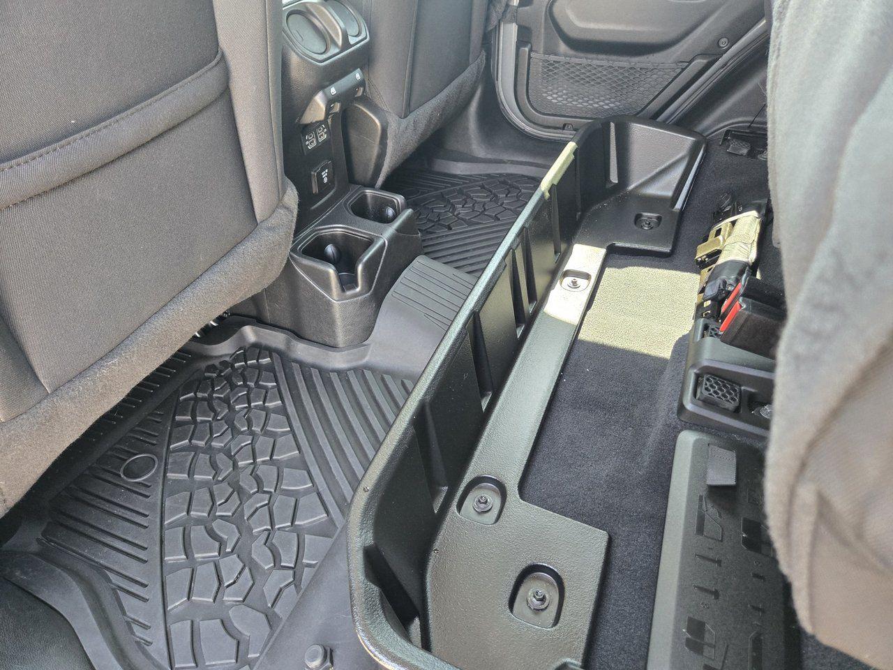 2023 Jeep Gladiator Overland - Photo #25