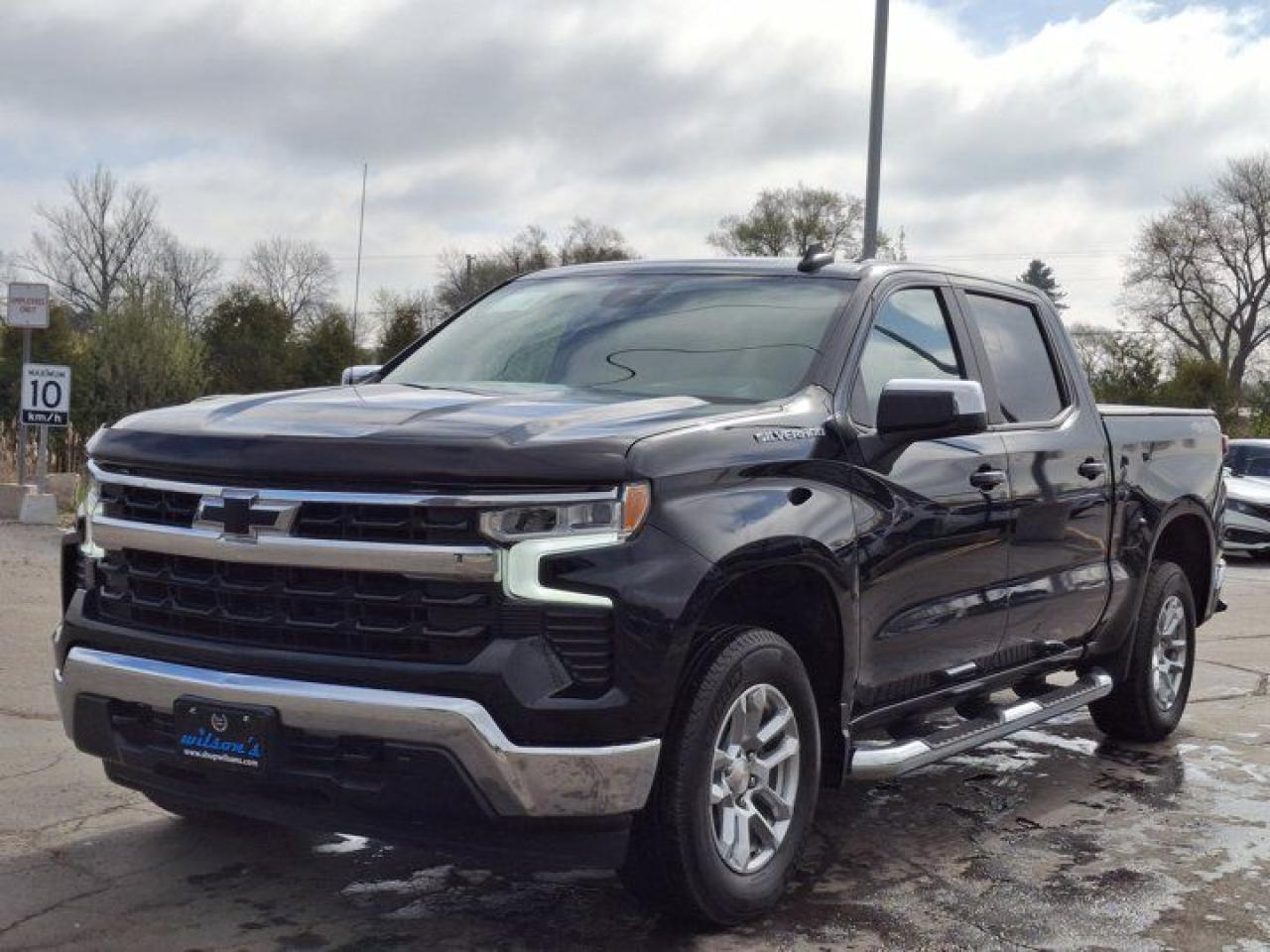 Used 2023 Chevrolet Silverado 1500 LT Crew 4WD | Heated Seats | Trailer Brake Controller | Spray-on Bedliner | Power Seat | and More ! for sale in Guelph, ON