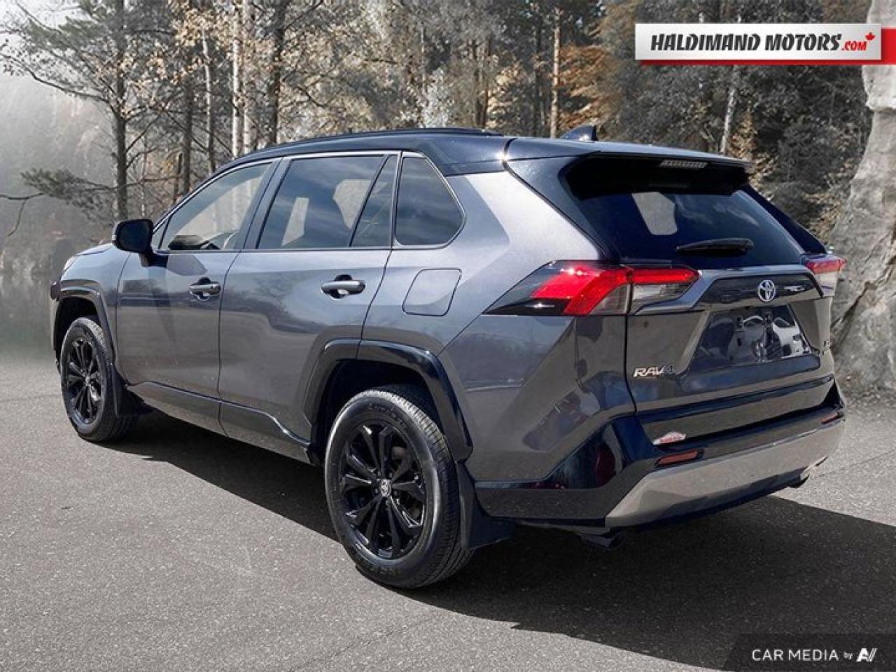 2023 Toyota RAV4 Hybrid XSE AWD | Sunroof | Leather Seats | Photo2