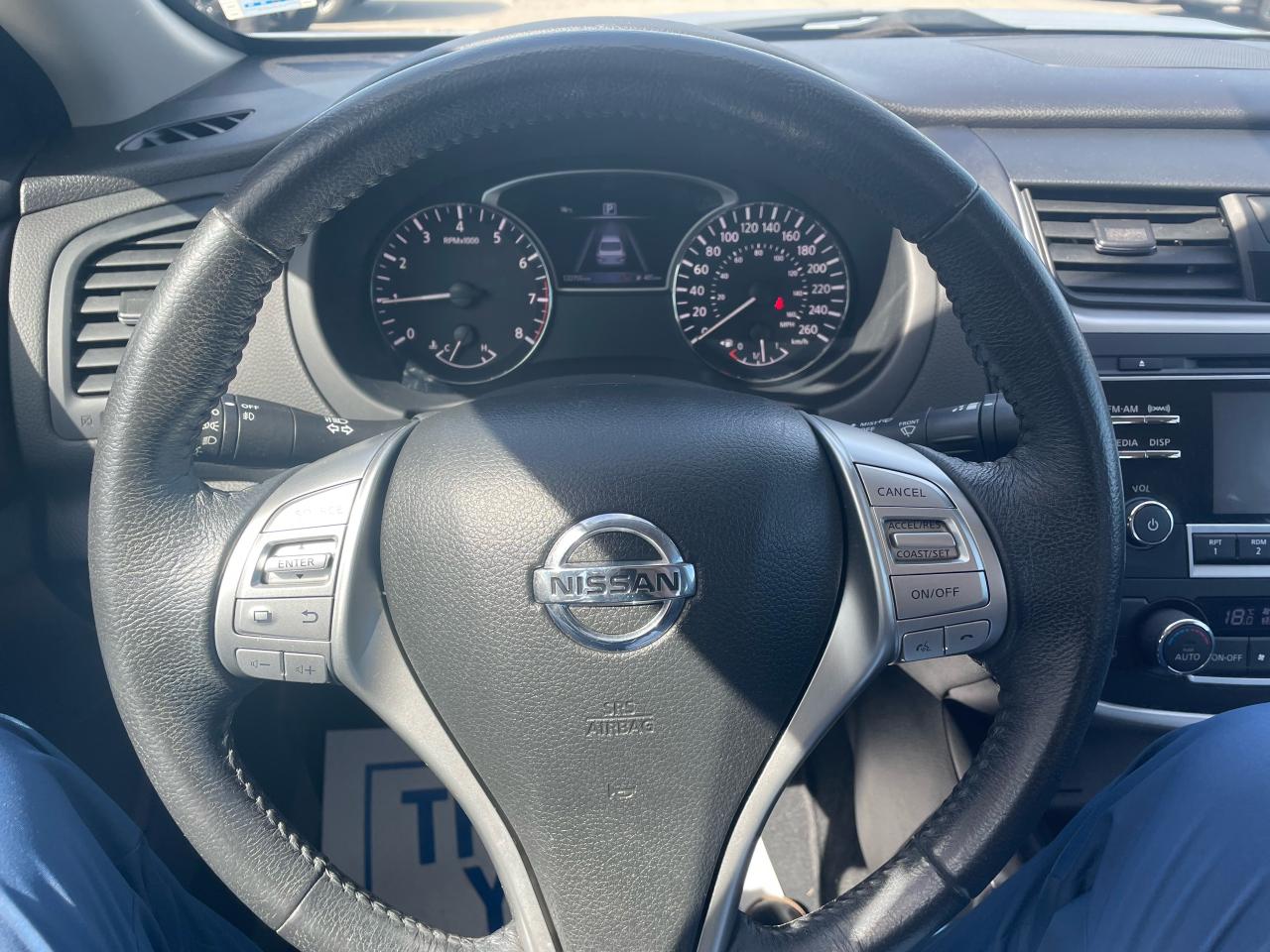 2016 Nissan Altima SV Photo8
