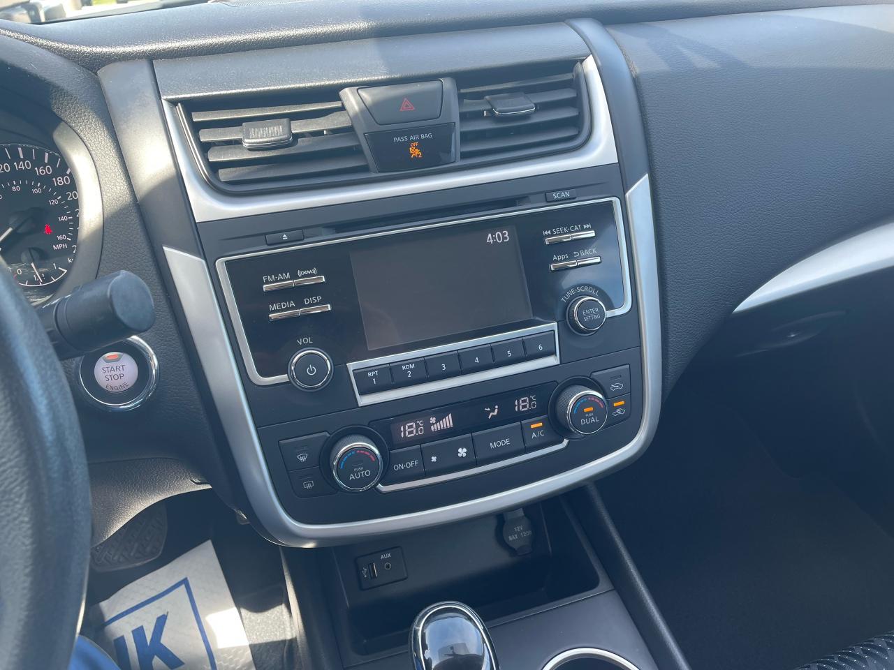 2016 Nissan Altima SV Photo9