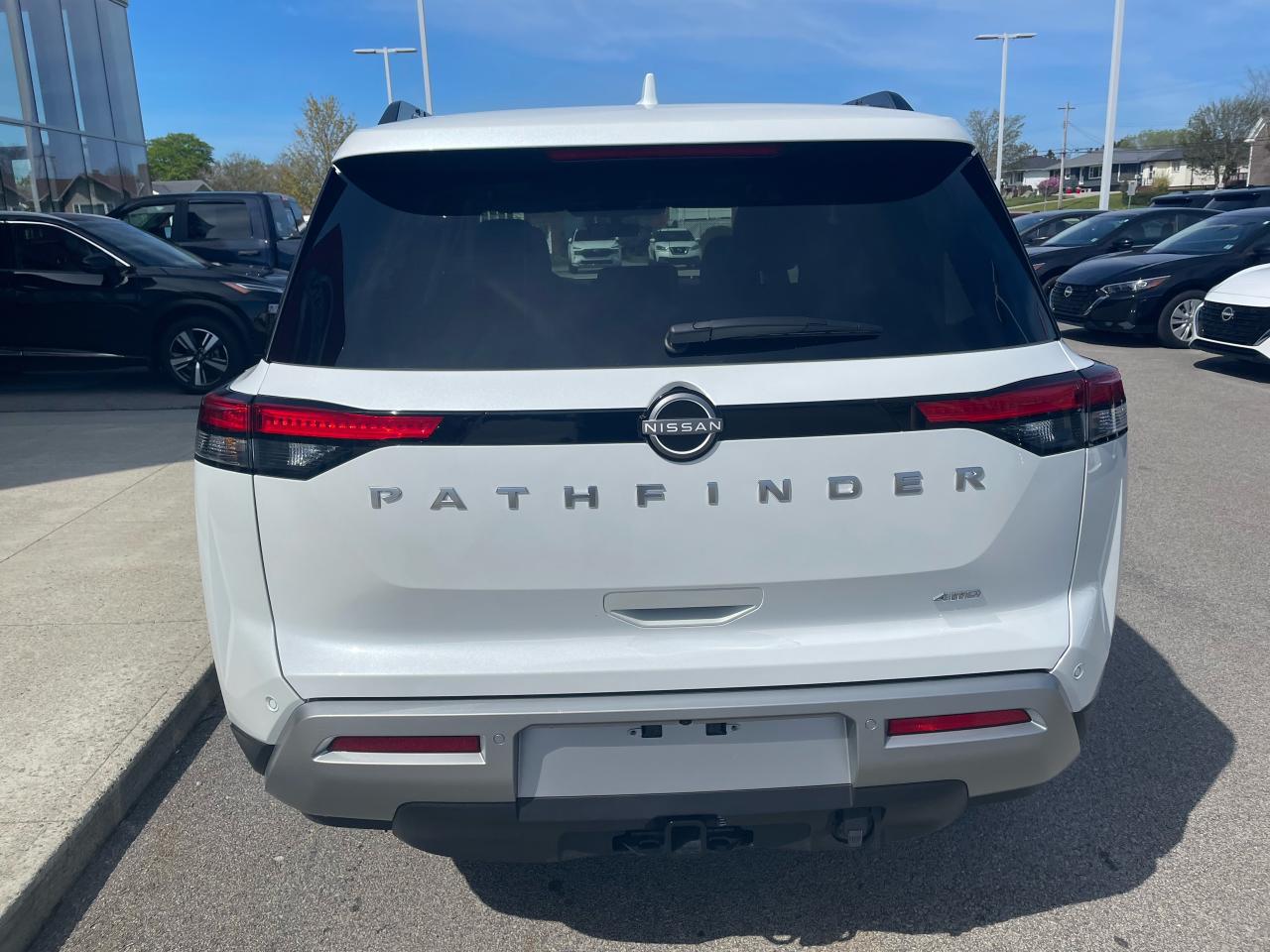 2025 Nissan Pathfinder SV Photo4