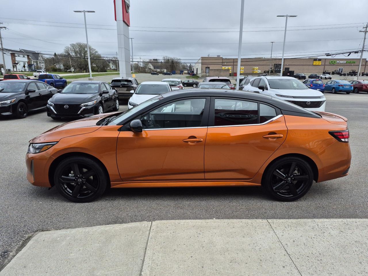 2025 Nissan Sentra SR Photo3
