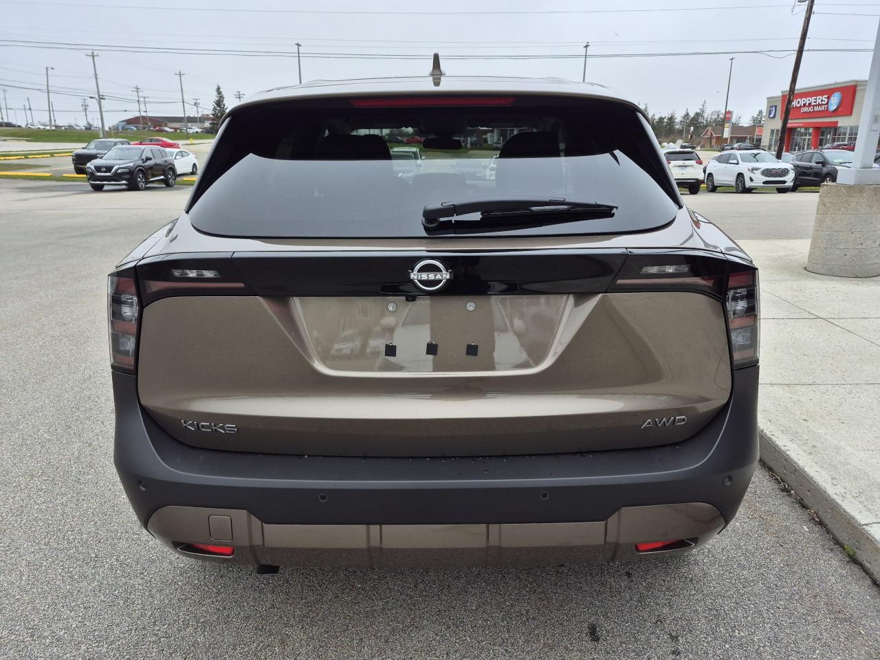 2025 Nissan Kicks SV Photo4