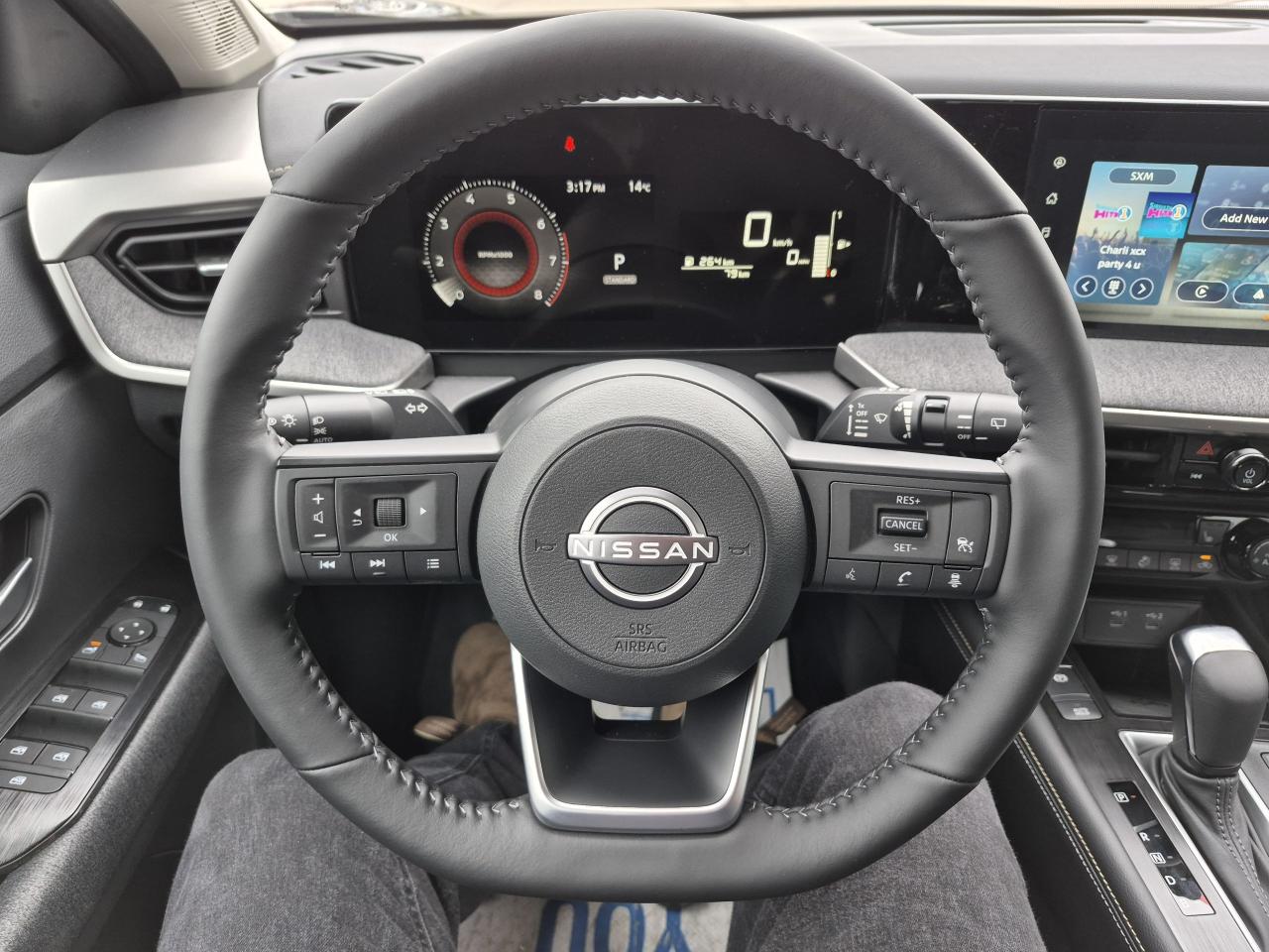 2025 Nissan Kicks SV Photo6