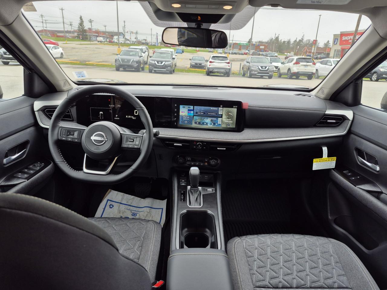 2025 Nissan Kicks SV Photo12