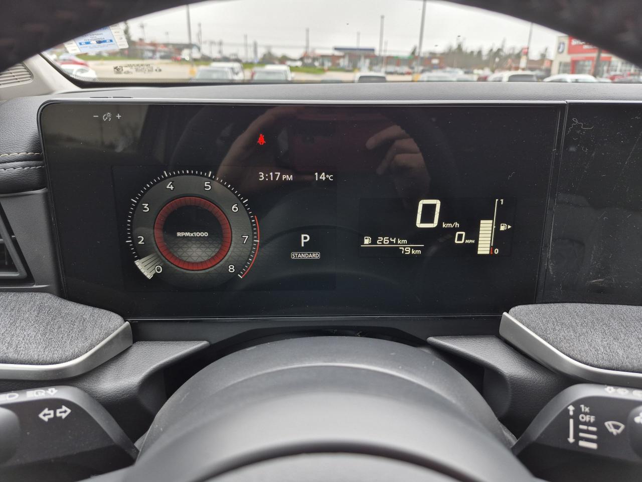 2025 Nissan Kicks SV Photo7