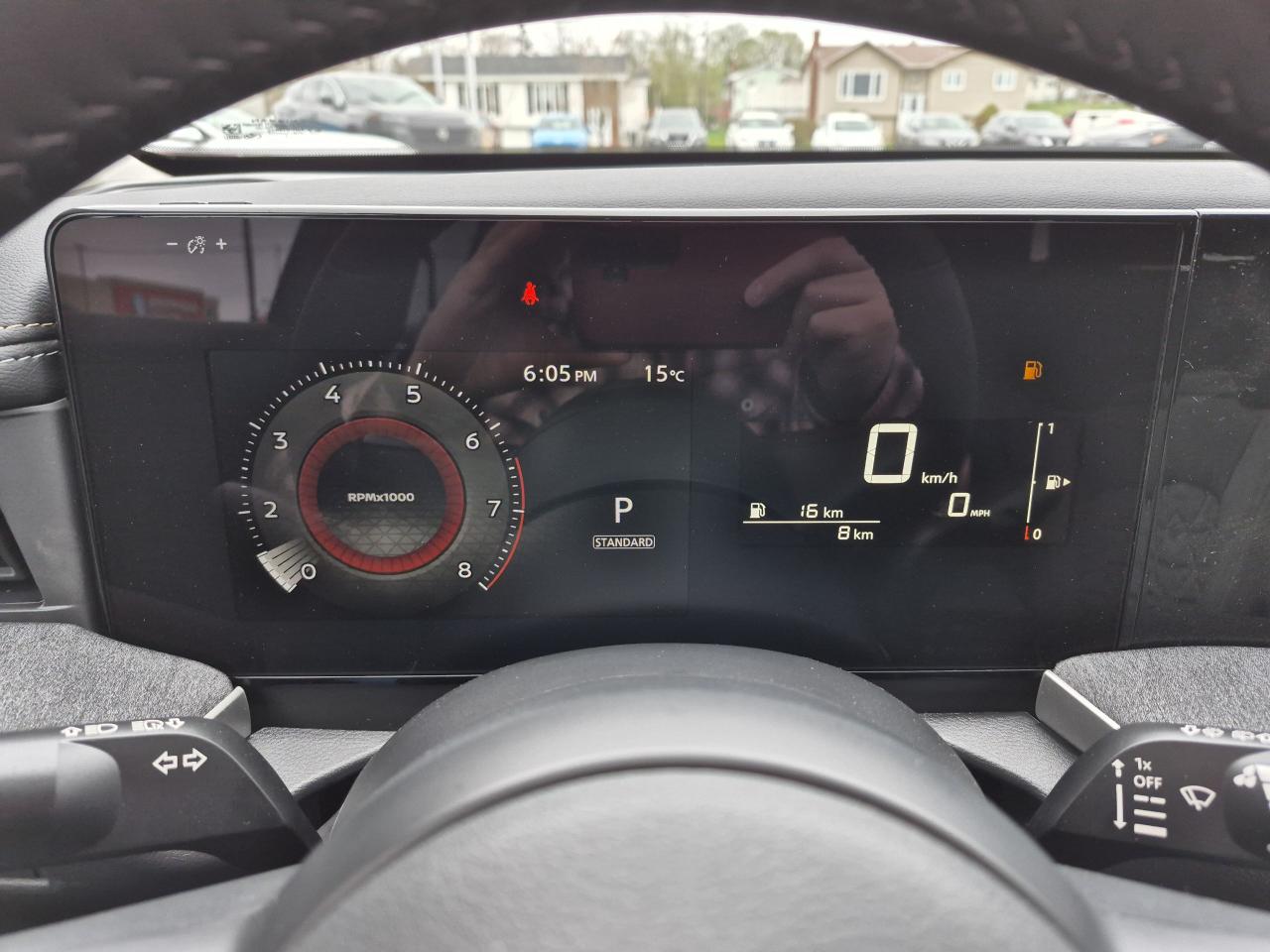 2025 Nissan Kicks SV Photo24
