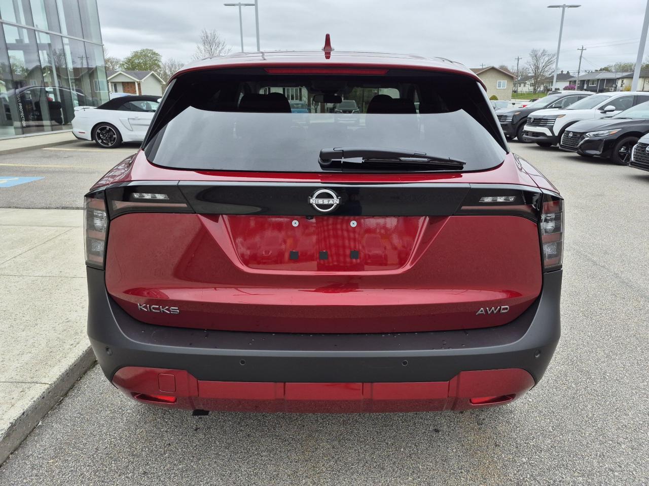2025 Nissan Kicks SV Photo4