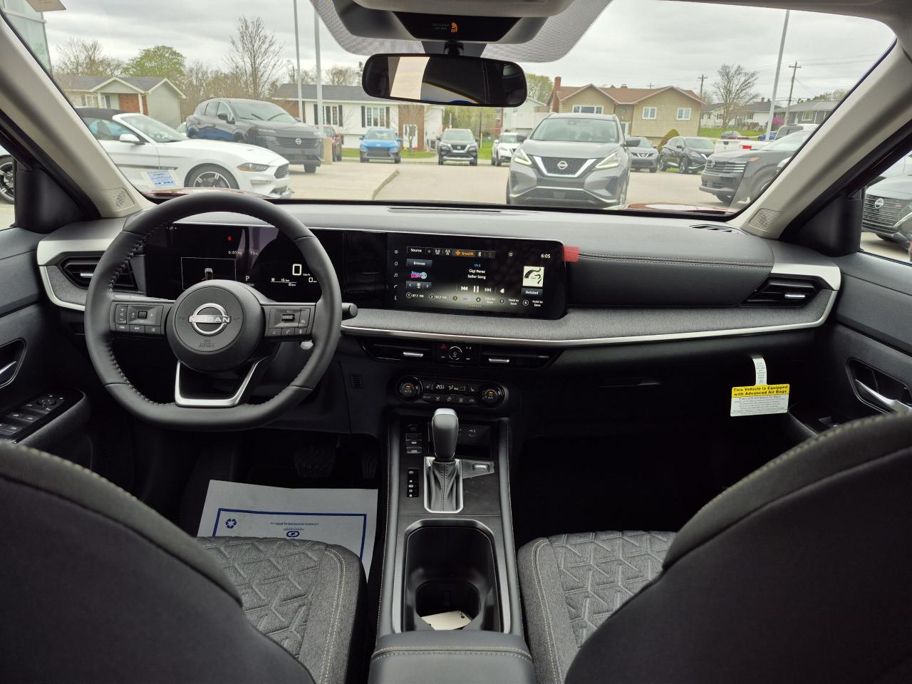 2025 Nissan Kicks SV Photo29