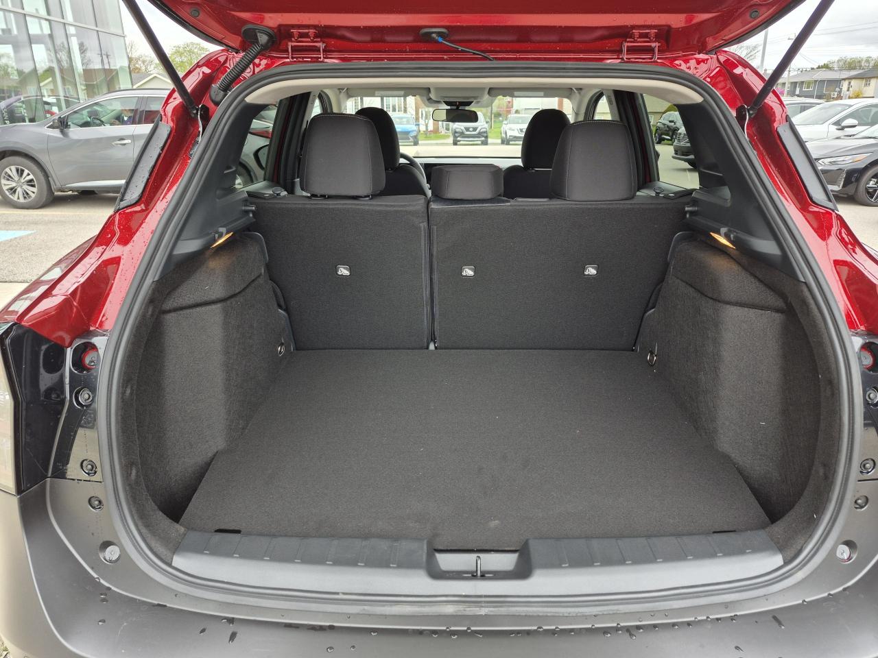 2025 Nissan Kicks SV Photo30