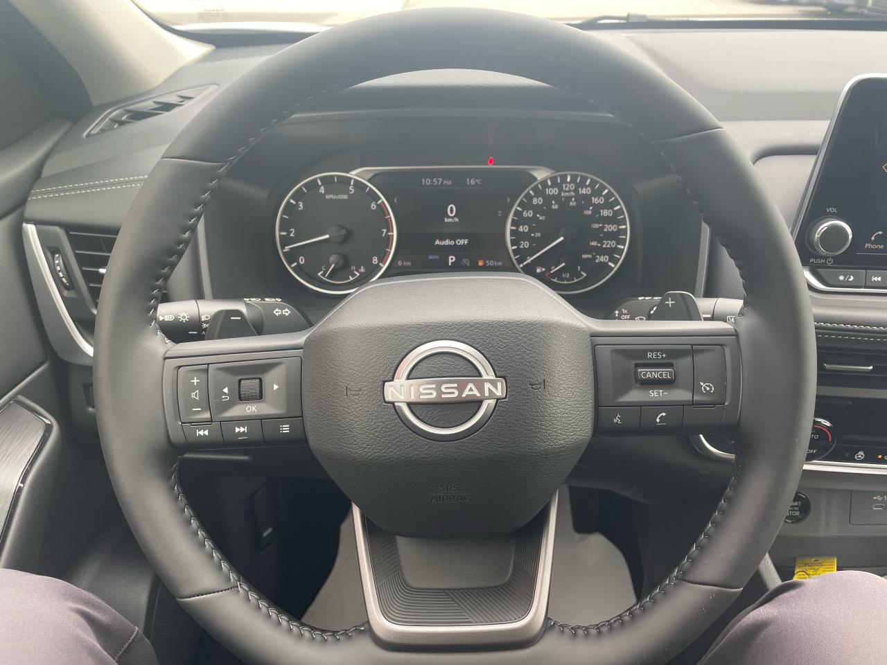 2025 Nissan Rogue S Photo9