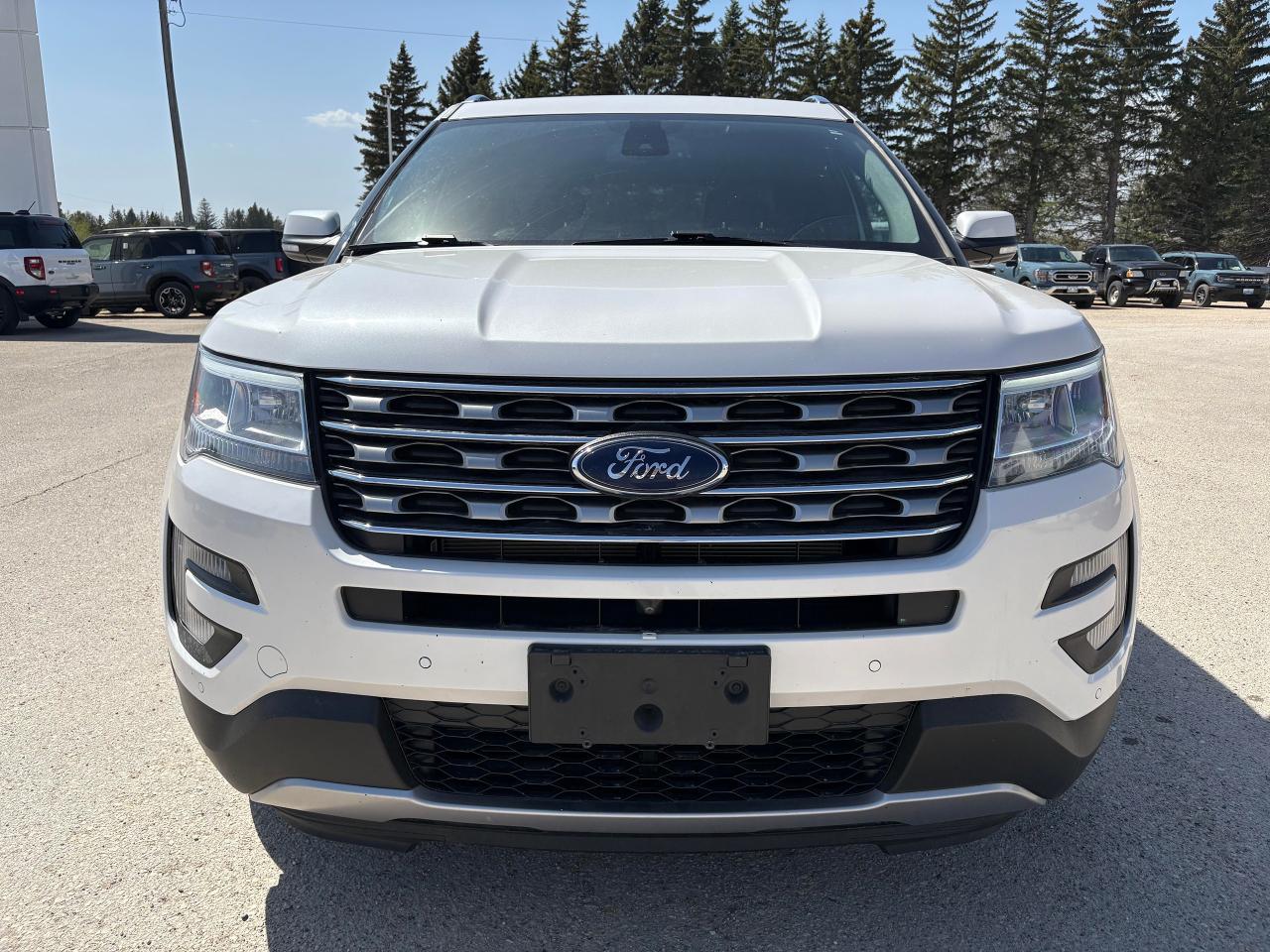 2017 Ford Explorer LIMITED Photo2