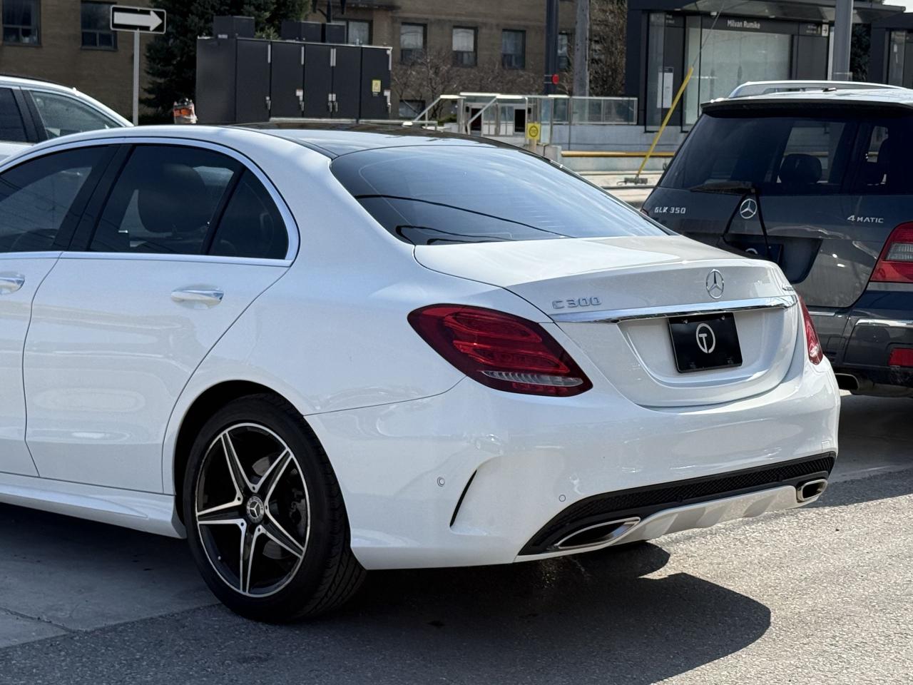 2018 Mercedes-Benz C-Class 300 //AMG SPORT | PANO | NAVI | 360 CAM - Photo #10