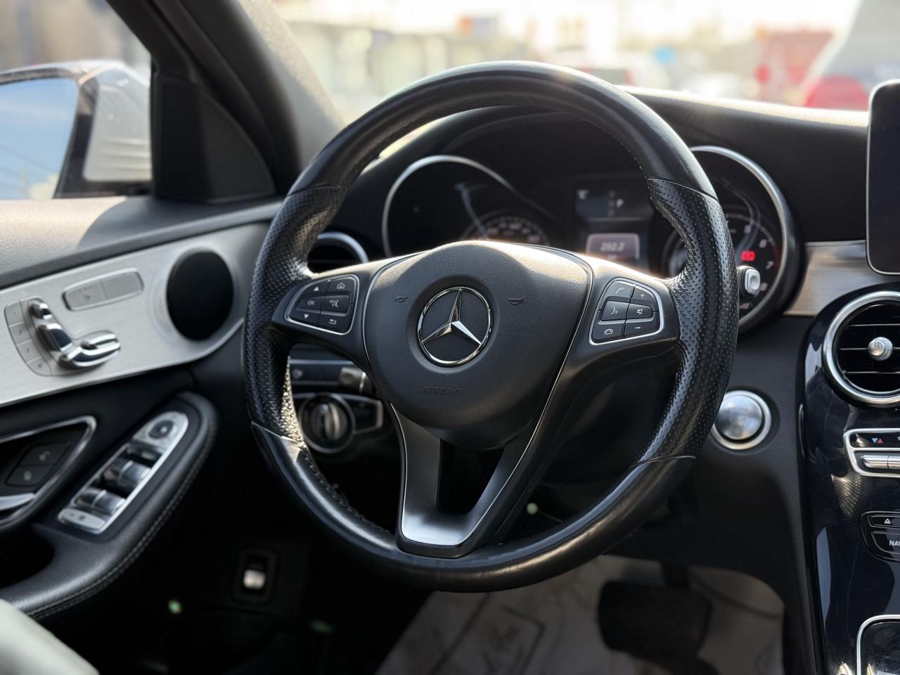2018 Mercedes-Benz C-Class 300 //AMG SPORT | PANO | NAVI | 360 CAM - Photo #29
