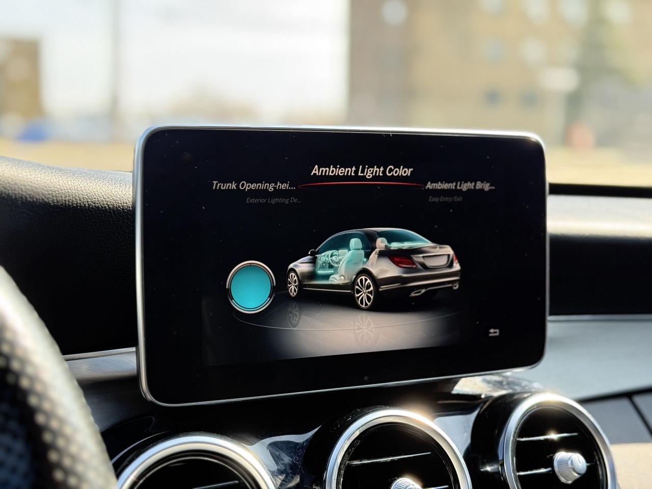 2018 Mercedes-Benz C-Class 300 //AMG SPORT | PANO | NAVI | 360 CAM - Photo #40