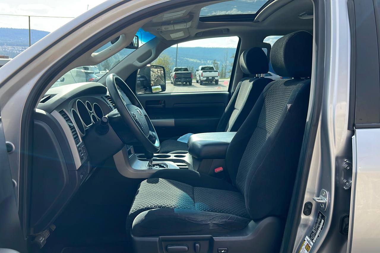 2010 Toyota Tundra 4X4 Crewmax SR5 5.7L SR5 Photo