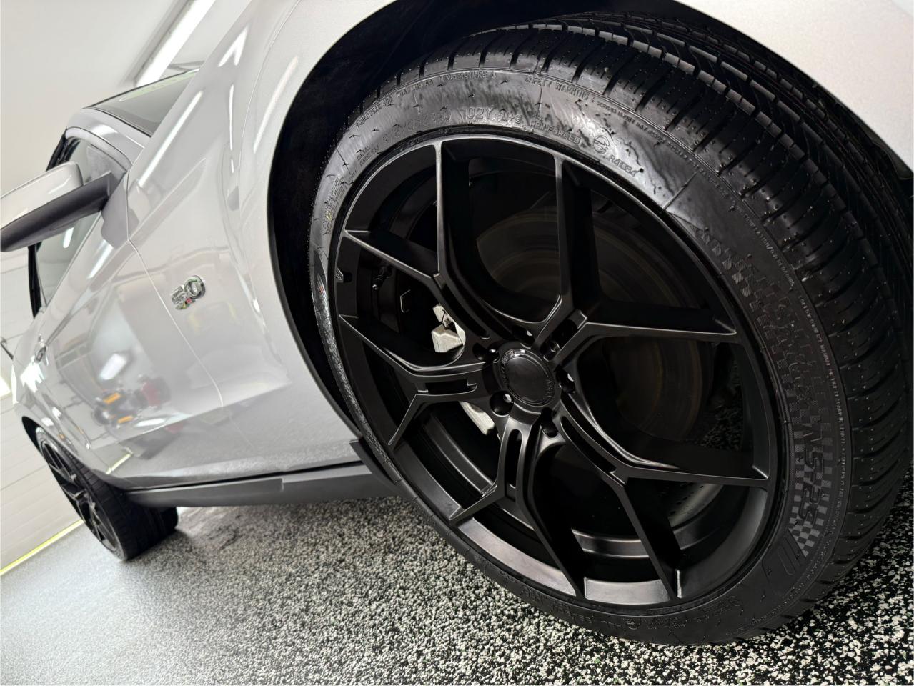2012 Ford Mustang GT Convertible - Photo #9