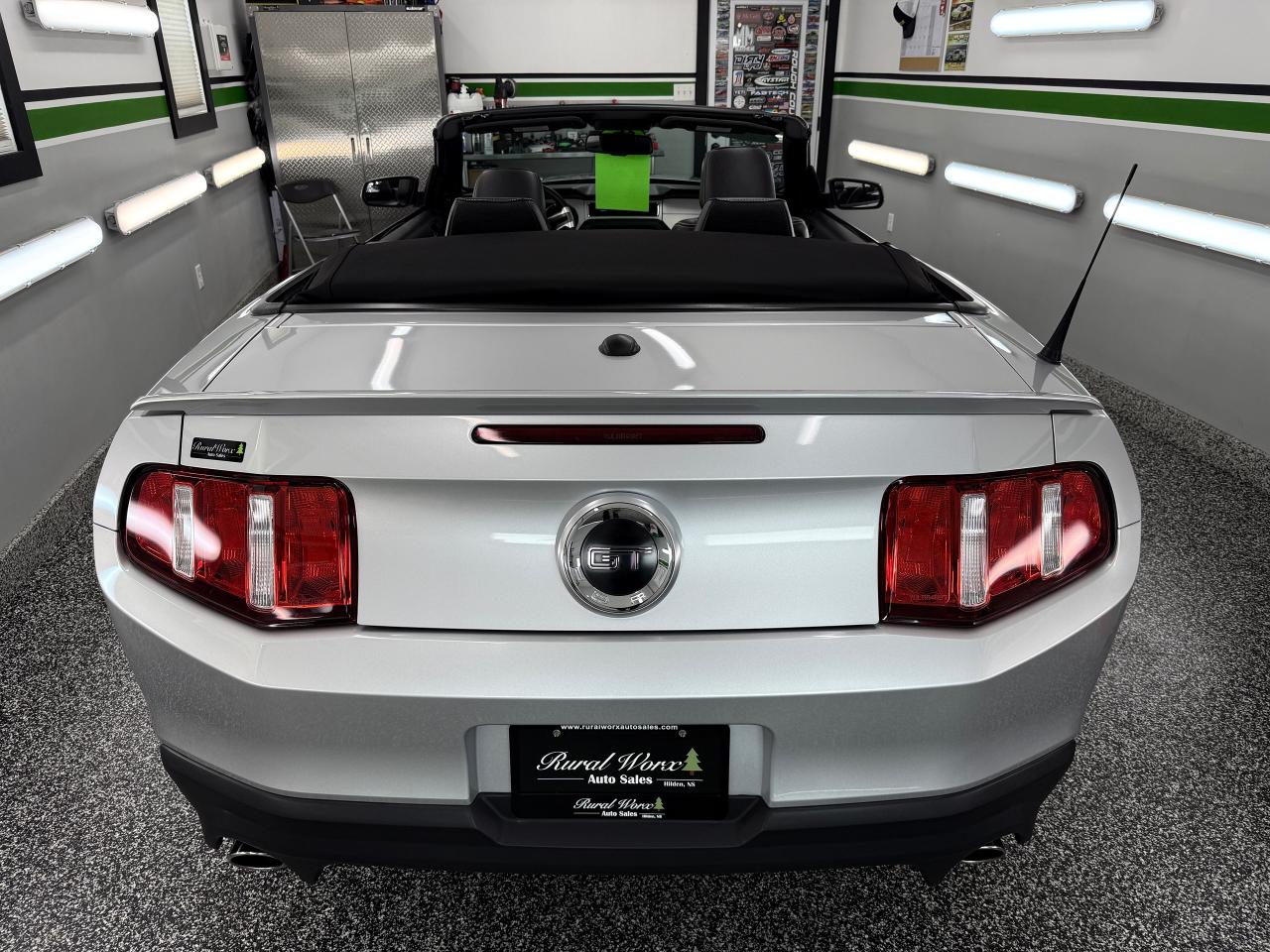 2012 Ford Mustang GT Convertible - Photo #7