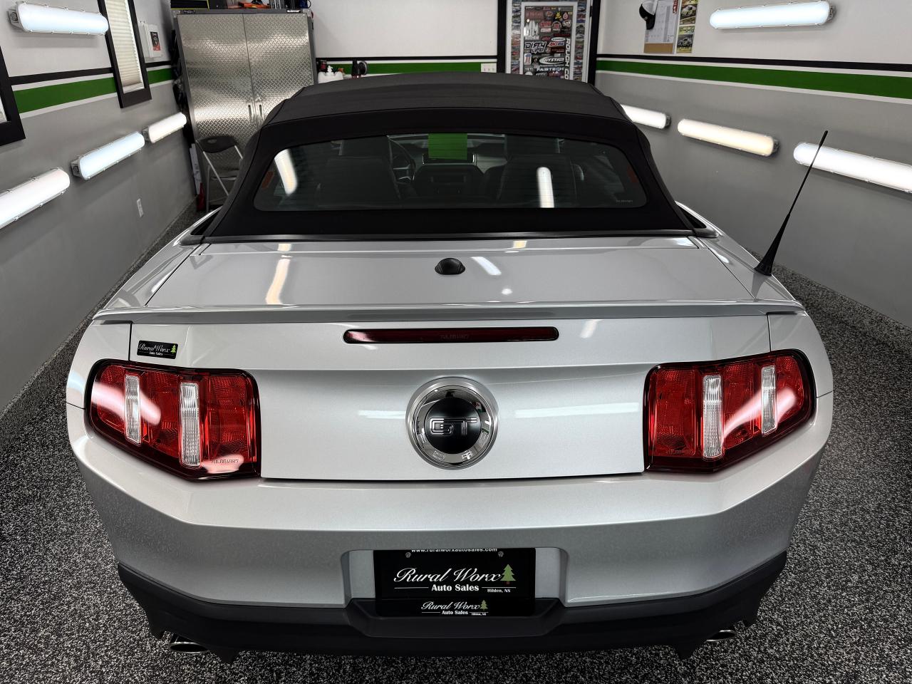 2012 Ford Mustang GT Convertible - Photo #6