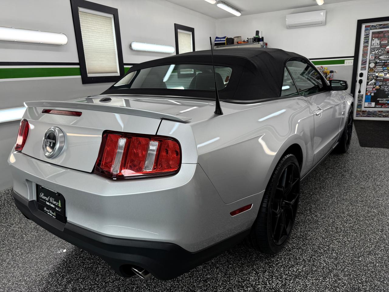 2012 Ford Mustang GT Convertible - Photo #8