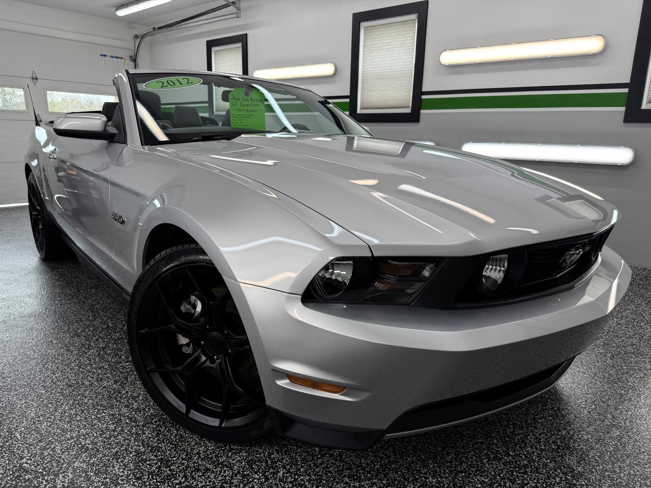 2012 Ford Mustang GT Convertible - Photo #2