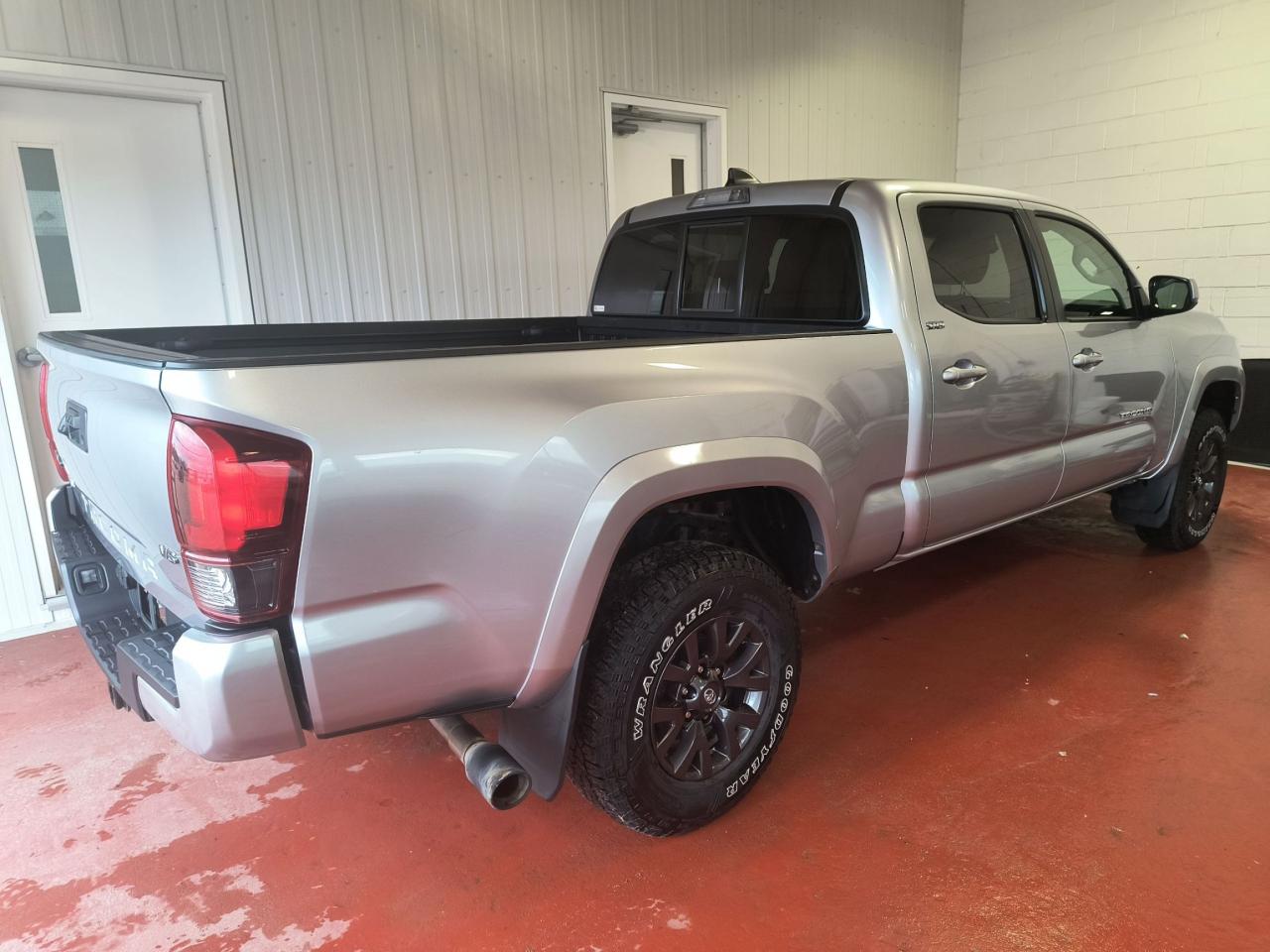 2022 Toyota Tacoma SR5 DOUBLE CAB 4X4 Photo2