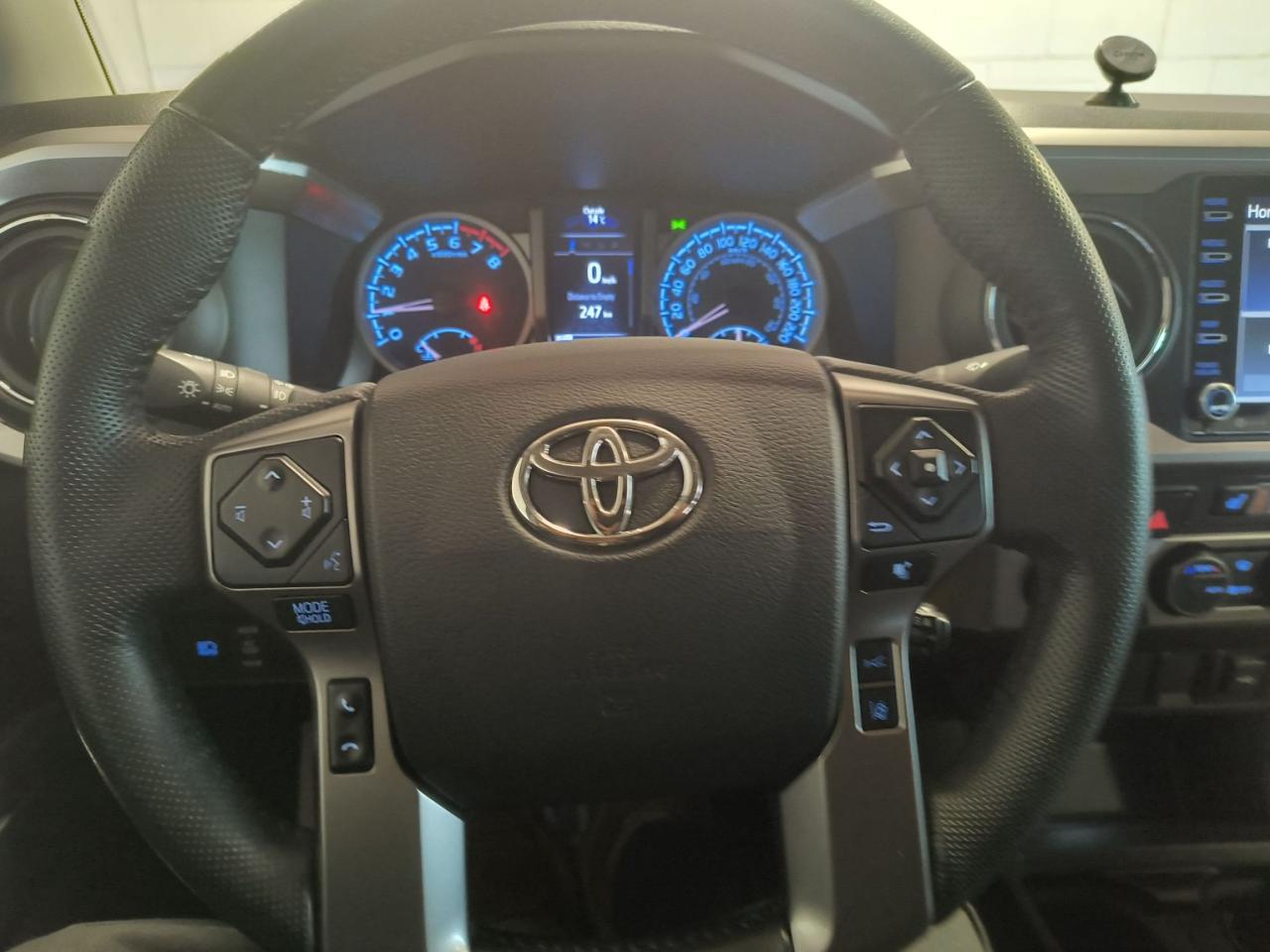 2022 Toyota Tacoma SR5 DOUBLE CAB 4X4 Photo