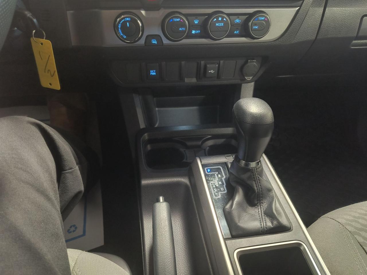 2022 Toyota Tacoma SR5 DOUBLE CAB 4X4 Photo