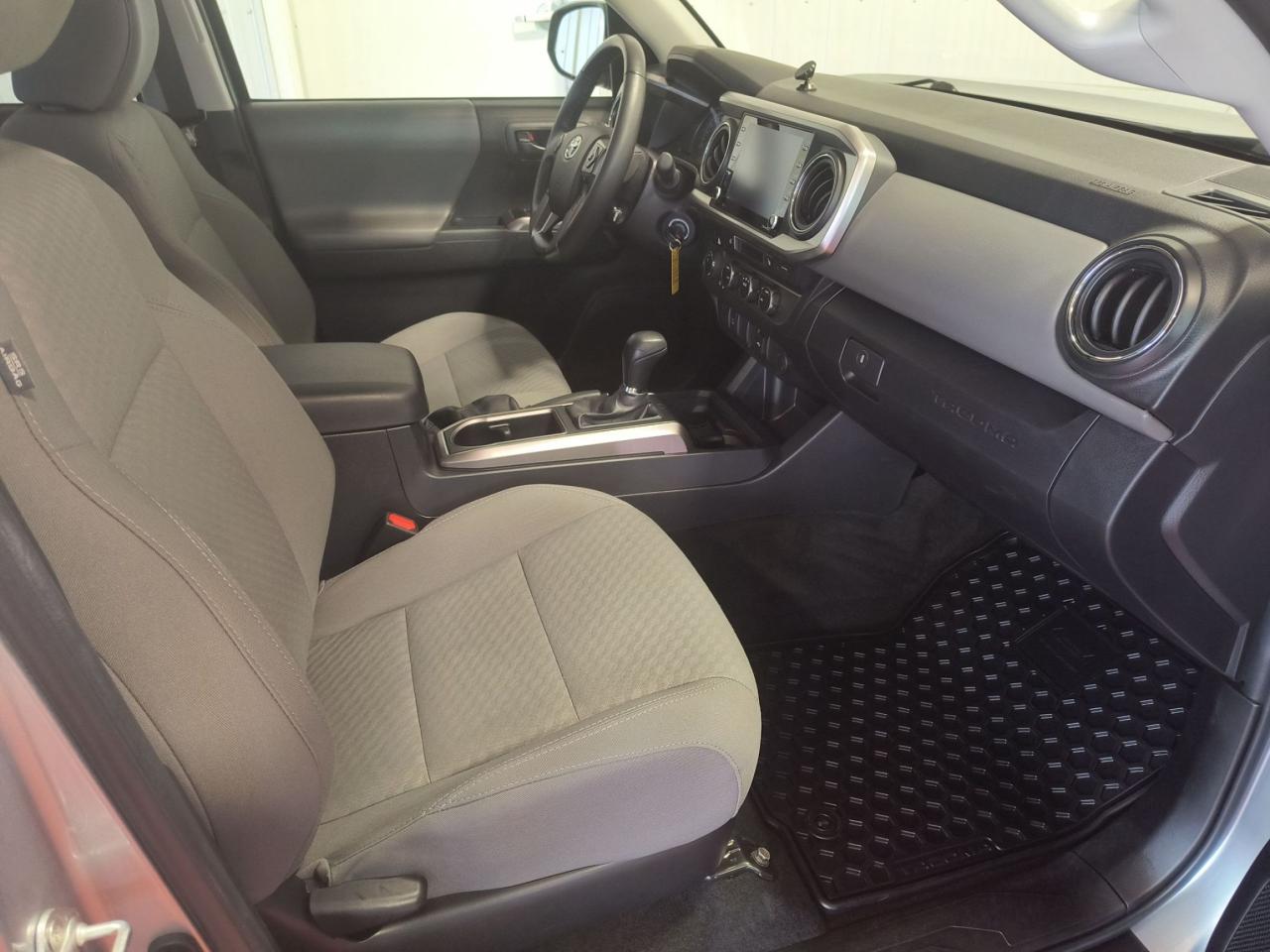 2022 Toyota Tacoma SR5 DOUBLE CAB 4X4 Photo