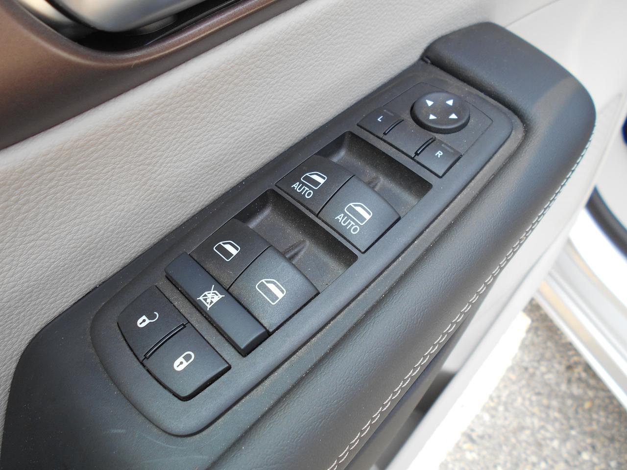 2024 Chrysler Grand Caravan SXT-Wheelchair Accessible Rear Entry Photo