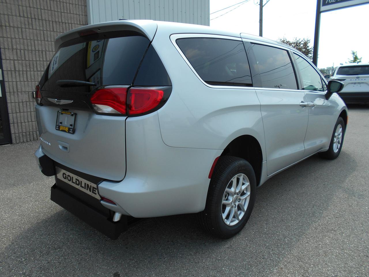 2024 Chrysler Grand Caravan SXT-Wheelchair Accessible Rear Entry Photo3